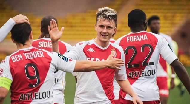 球队中场的 球队中场的