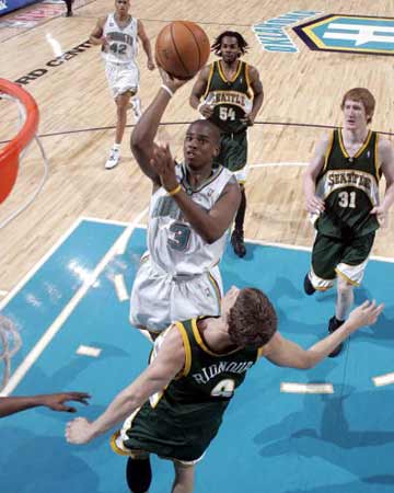 她在八强战 她在八强战